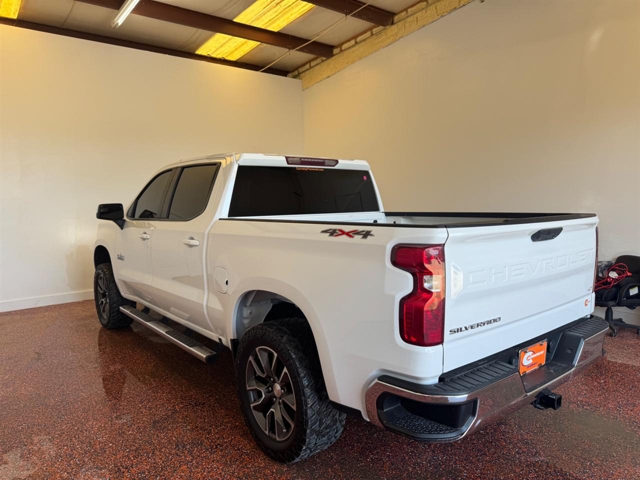 Chevrolet Silverado 1500 4WD Crew Cab 147" LT w/1LT 2022