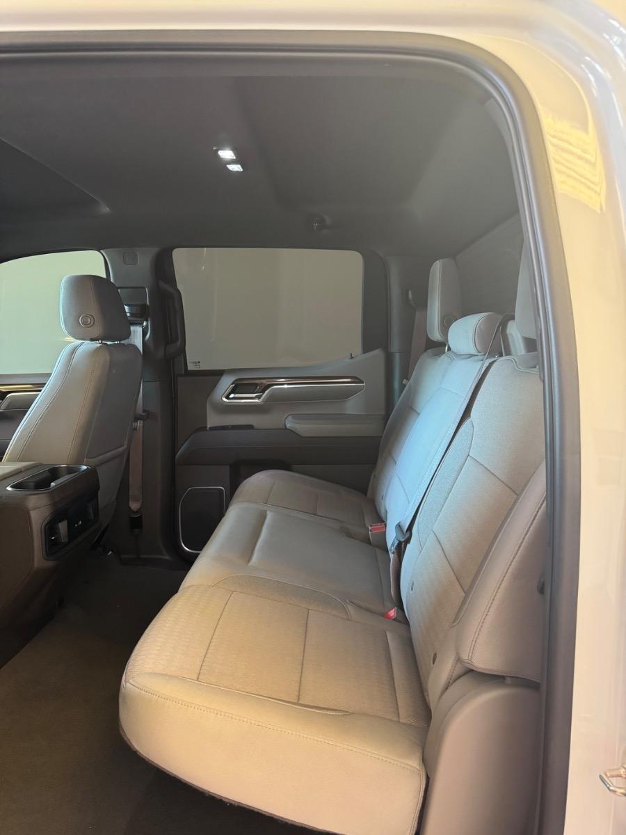 Chevrolet Silverado 1500 4WD Crew Cab 147" LT w/1LT 2022