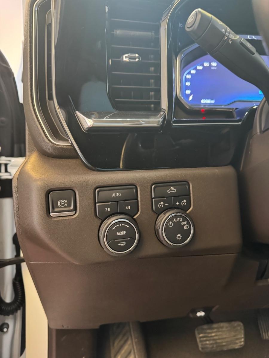 Chevrolet Silverado 1500 4WD Crew Cab 147" LT w/1LT 2022