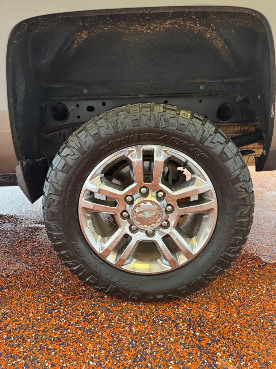 Chevrolet Silverado 2500HD 4WD Double Cab 144.2" LT 2015
