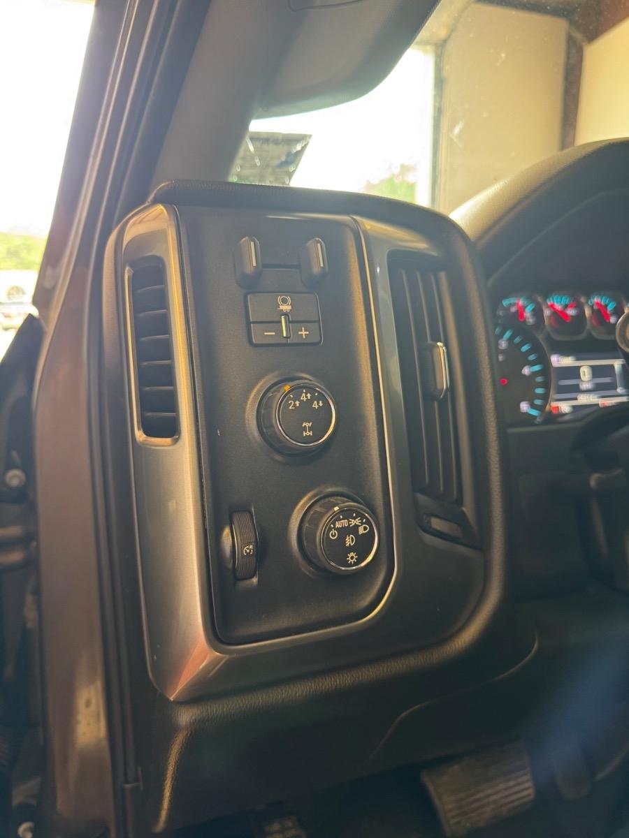Chevrolet Silverado 2500HD 4WD Double Cab 144.2" LT 2015