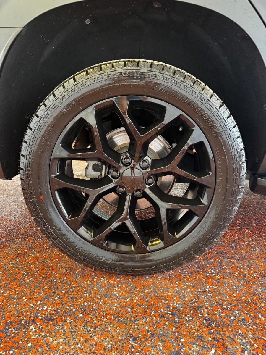Chevrolet Tahoe 4WD 4dr RST 2021