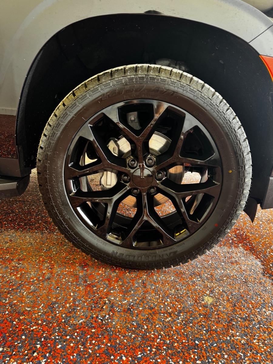 Chevrolet Tahoe 4WD 4dr RST 2021