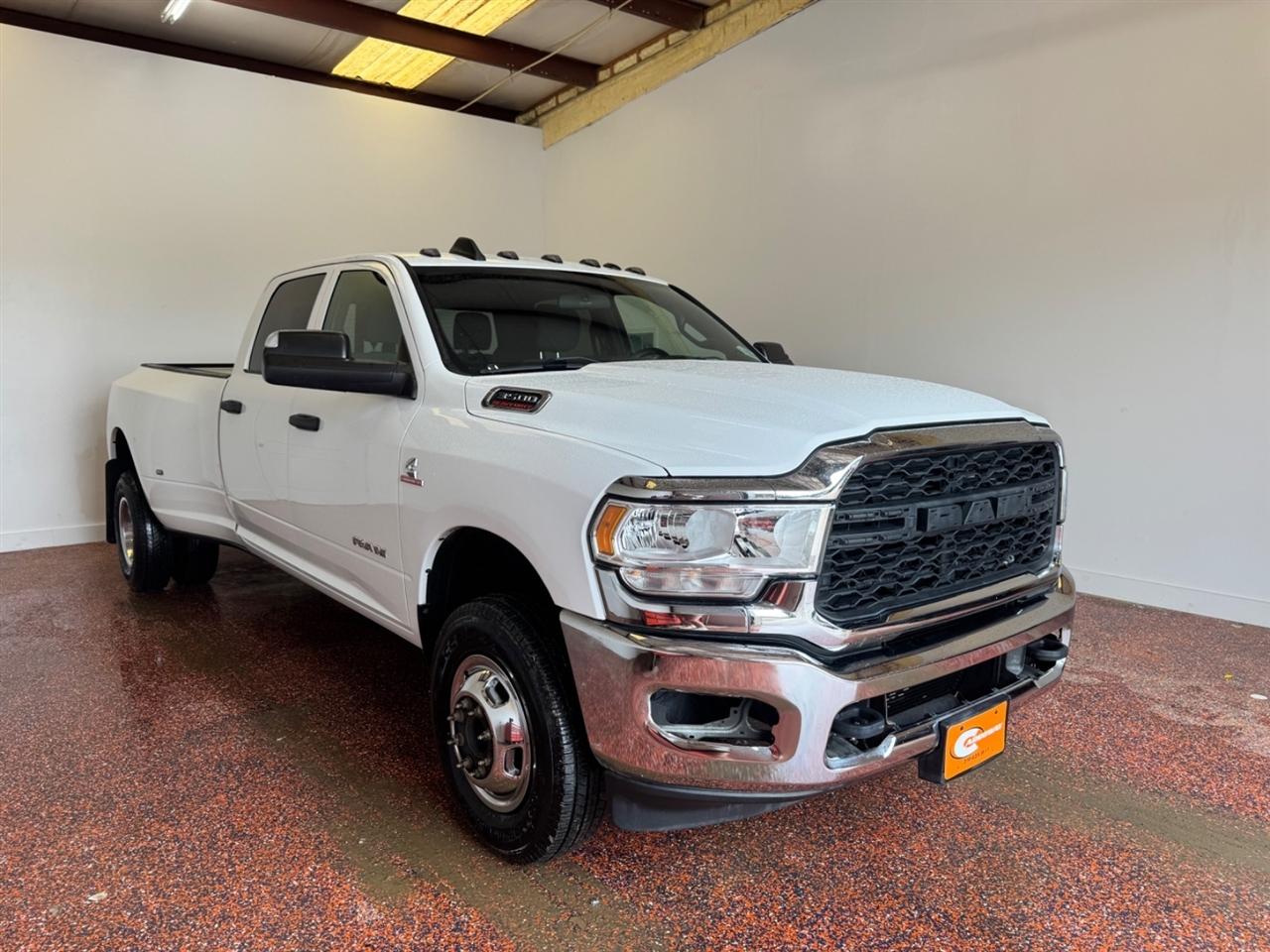 RAM 3500 Tradesman 4x4 Crew Cab 8' Box 2022