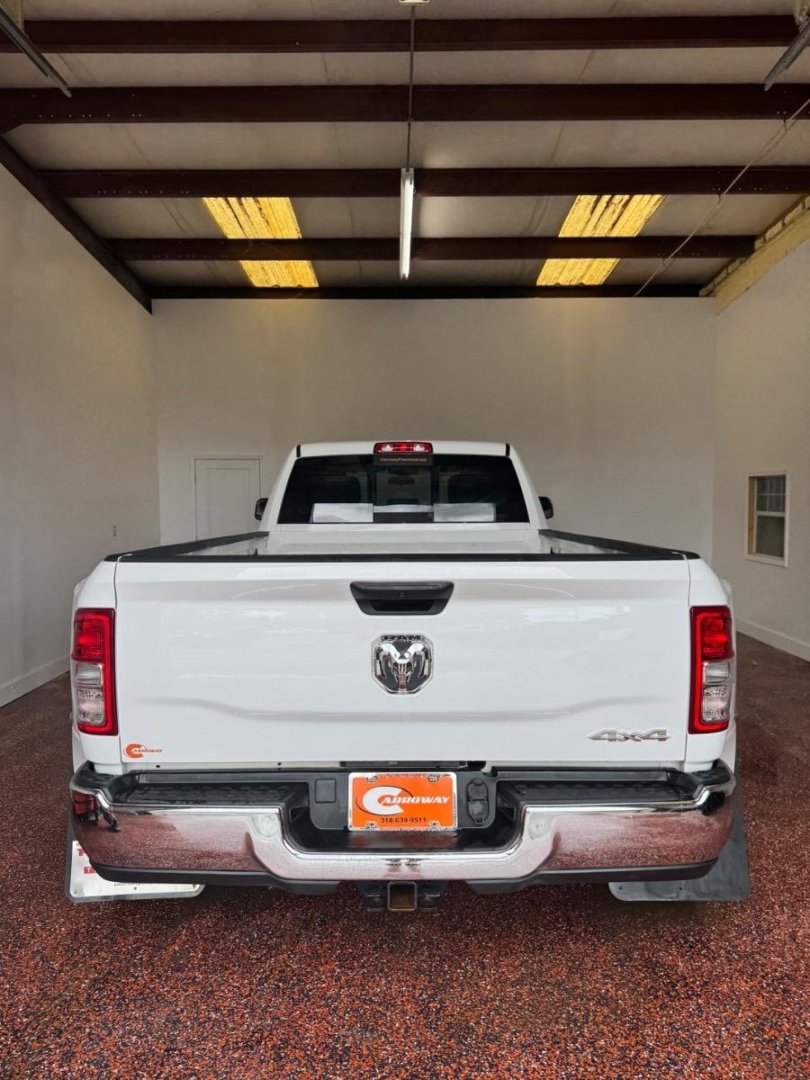 RAM 3500 Tradesman 4x4 Crew Cab 8' Box 2022