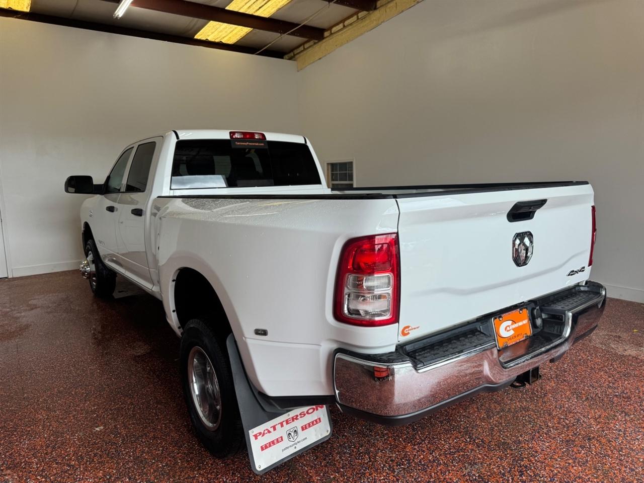 RAM 3500 Tradesman 4x4 Crew Cab 8' Box 2022