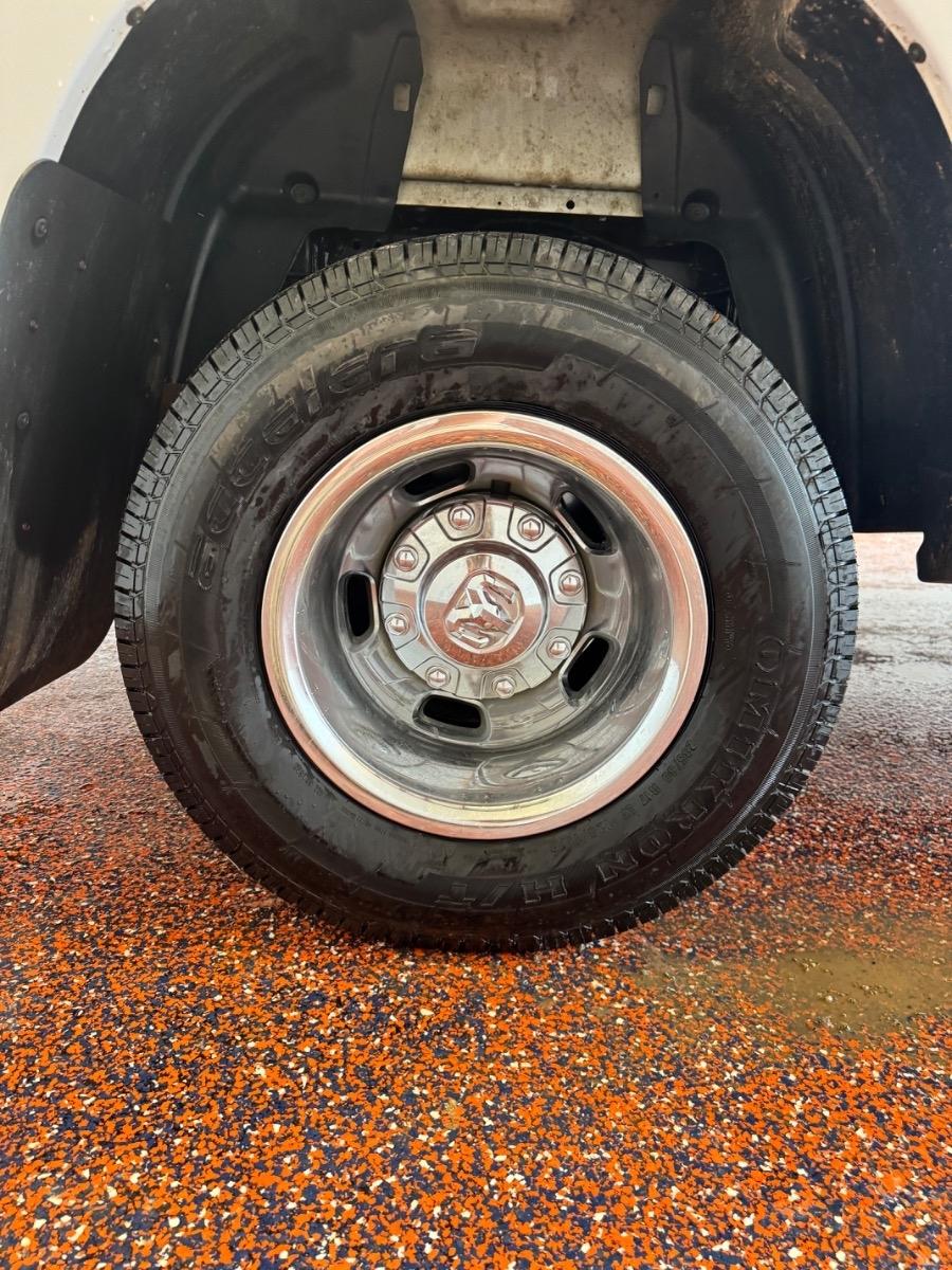 RAM 3500 Tradesman 4x4 Crew Cab 8' Box 2022