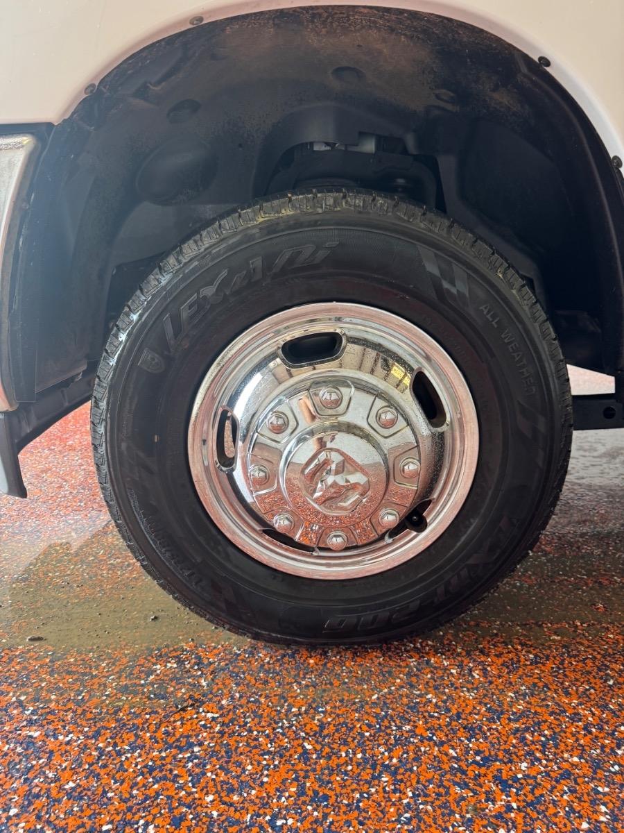 RAM 3500 Tradesman 4x4 Crew Cab 8' Box 2022