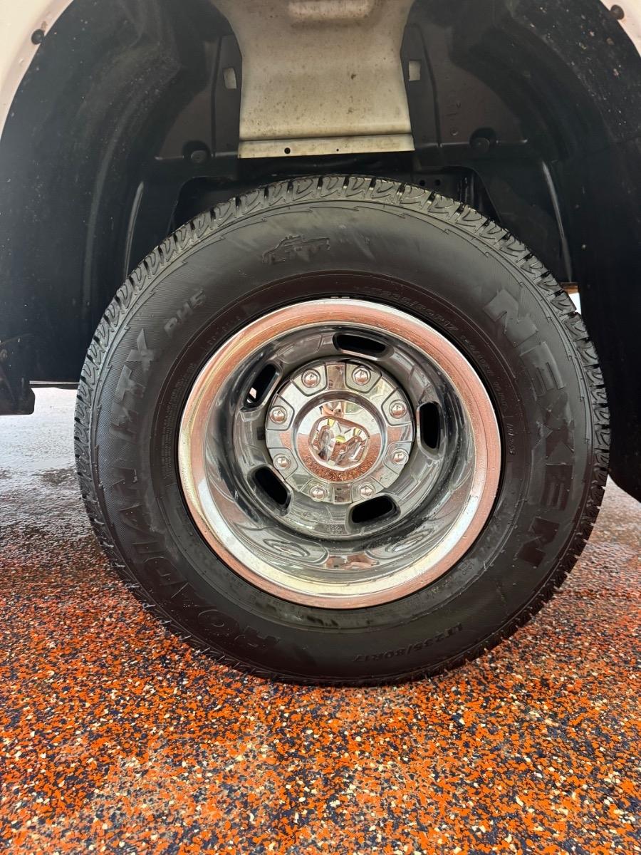RAM 3500 Tradesman 4x4 Crew Cab 8' Box 2022