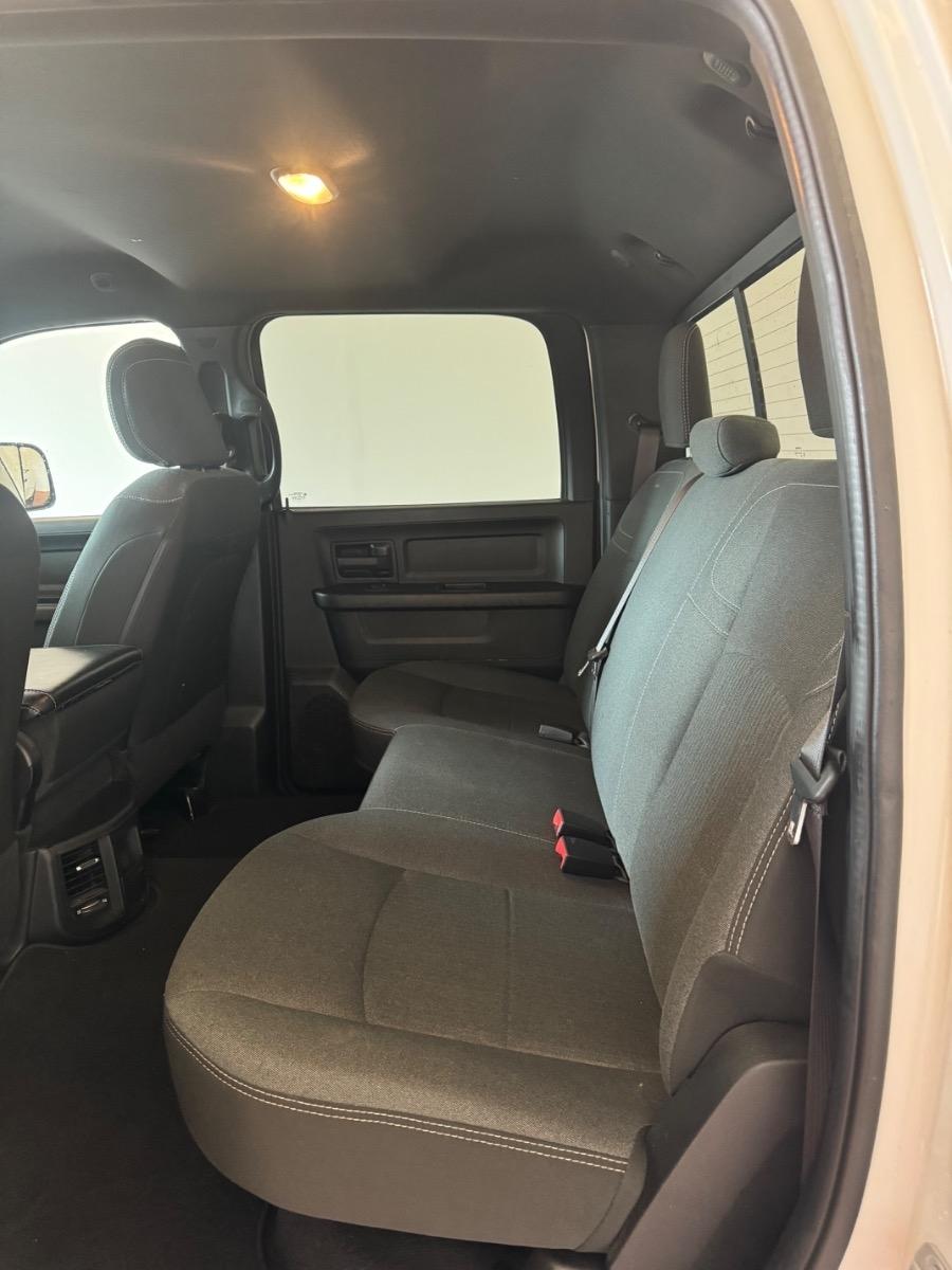 RAM 3500 Tradesman 4x4 Crew Cab 8' Box 2022