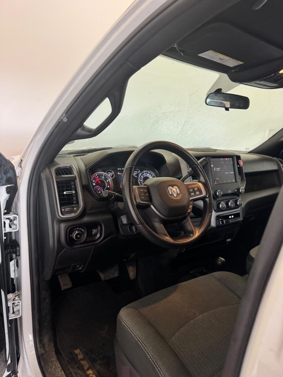 RAM 3500 Tradesman 4x4 Crew Cab 8' Box 2022