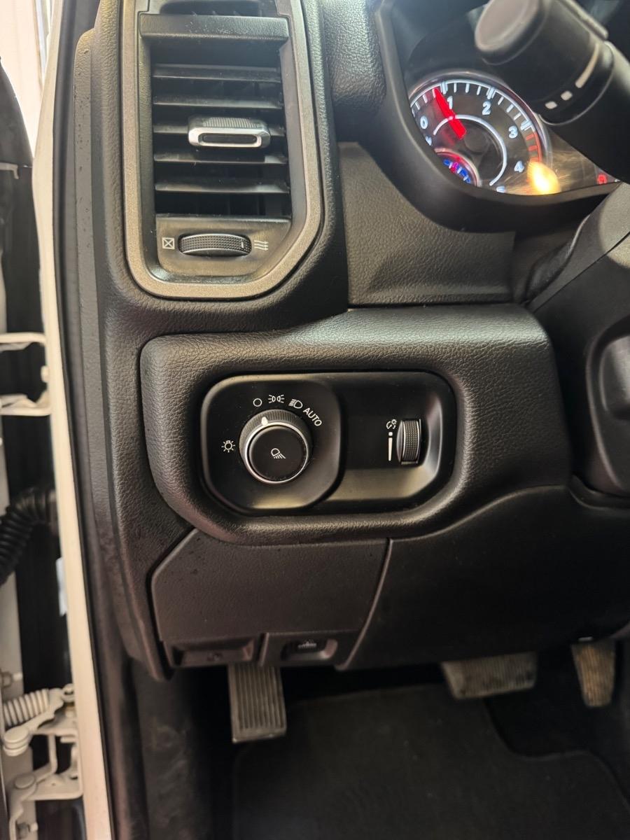 RAM 3500 Tradesman 4x4 Crew Cab 8' Box 2022