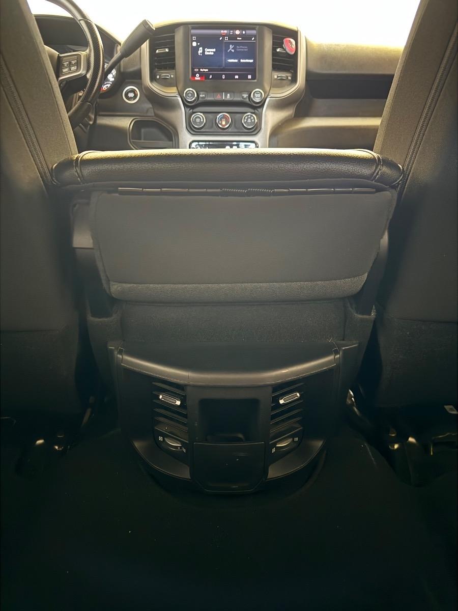 RAM 3500 Tradesman 4x4 Crew Cab 8' Box 2022