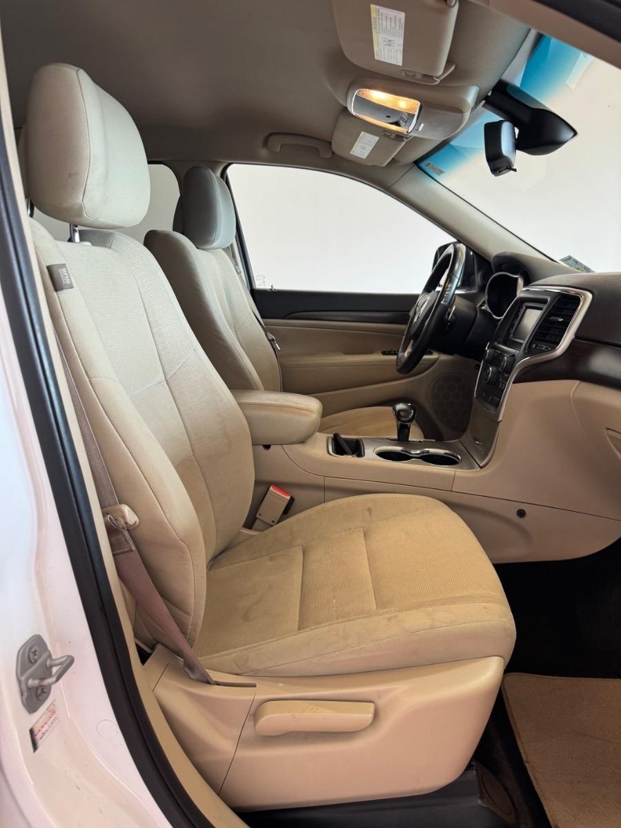 Jeep Grand Cherokee RWD 4dr Laredo 2015