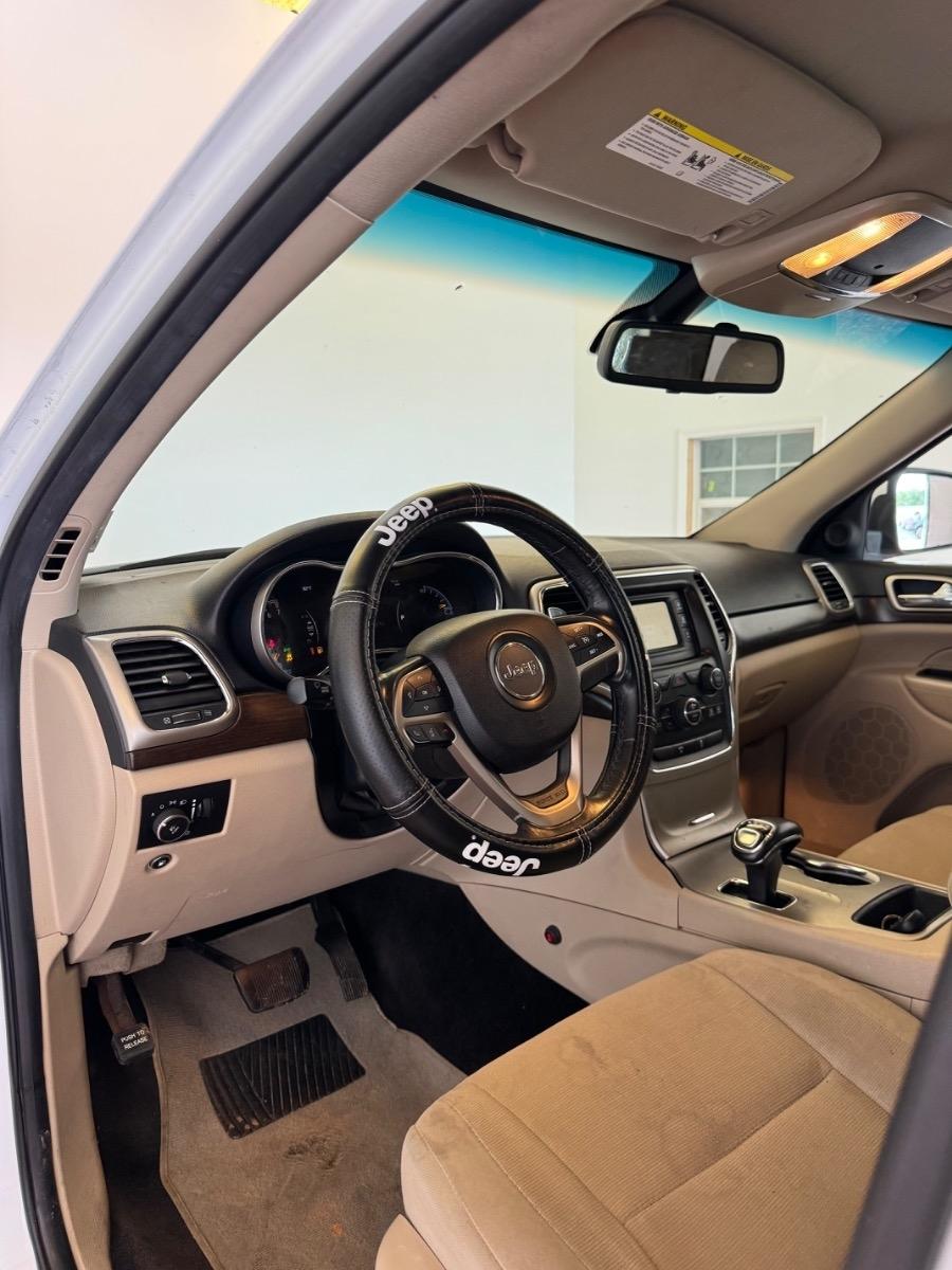 Jeep Grand Cherokee RWD 4dr Laredo 2015