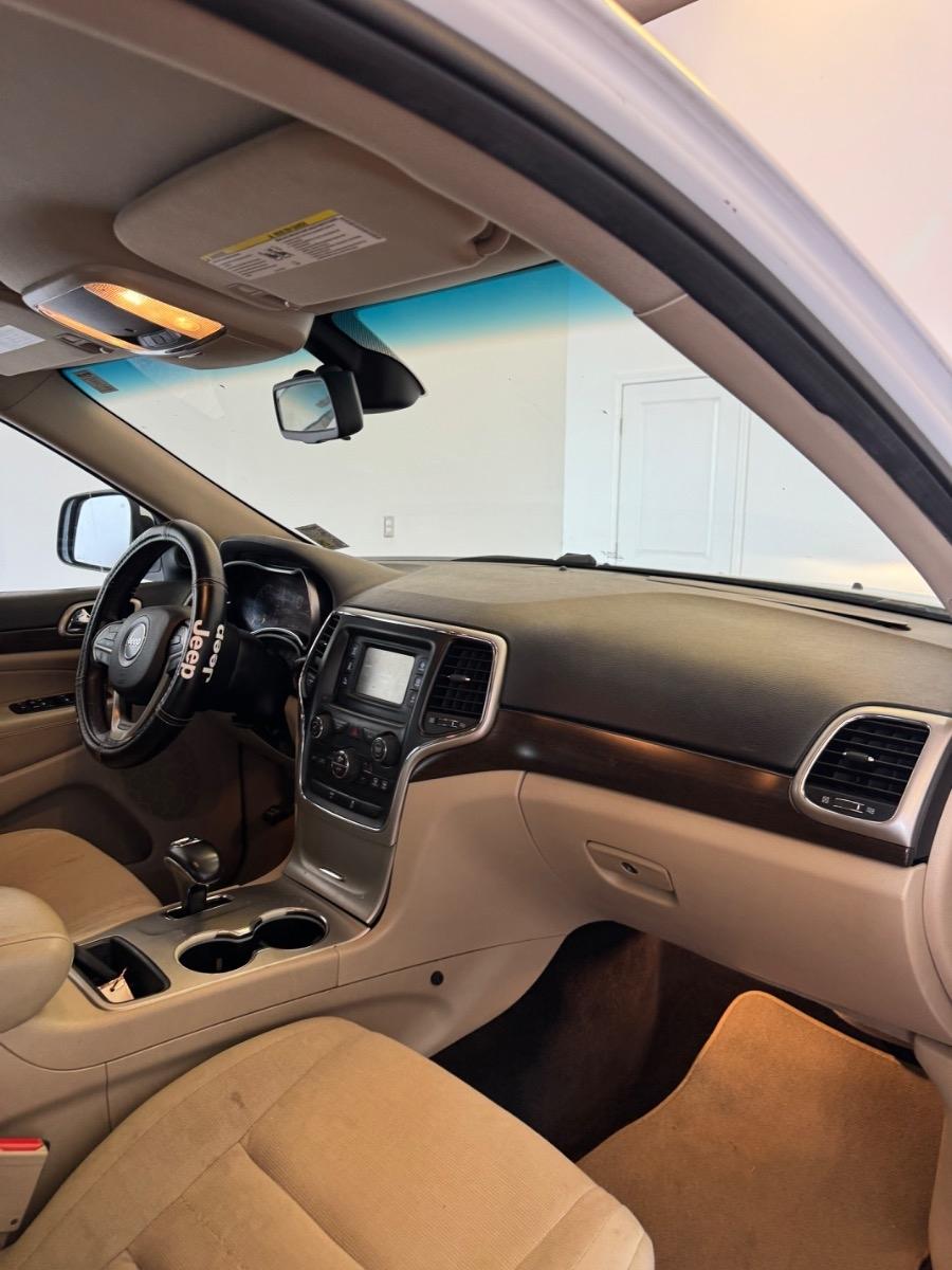 Jeep Grand Cherokee RWD 4dr Laredo 2015