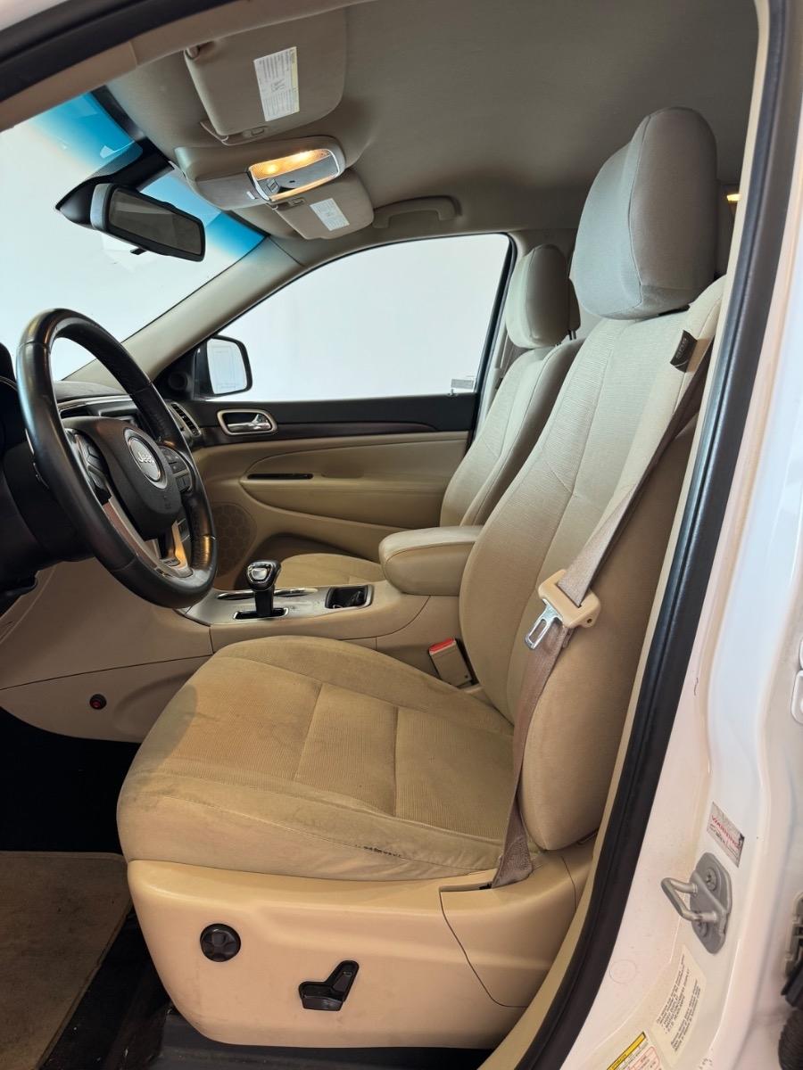 Jeep Grand Cherokee RWD 4dr Laredo 2015