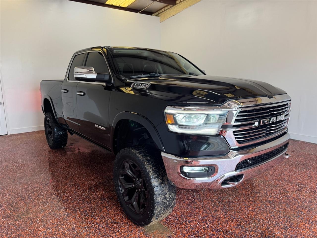 RAM 1500 Laramie 4x2 Quad Cab 6'4" Box 2019