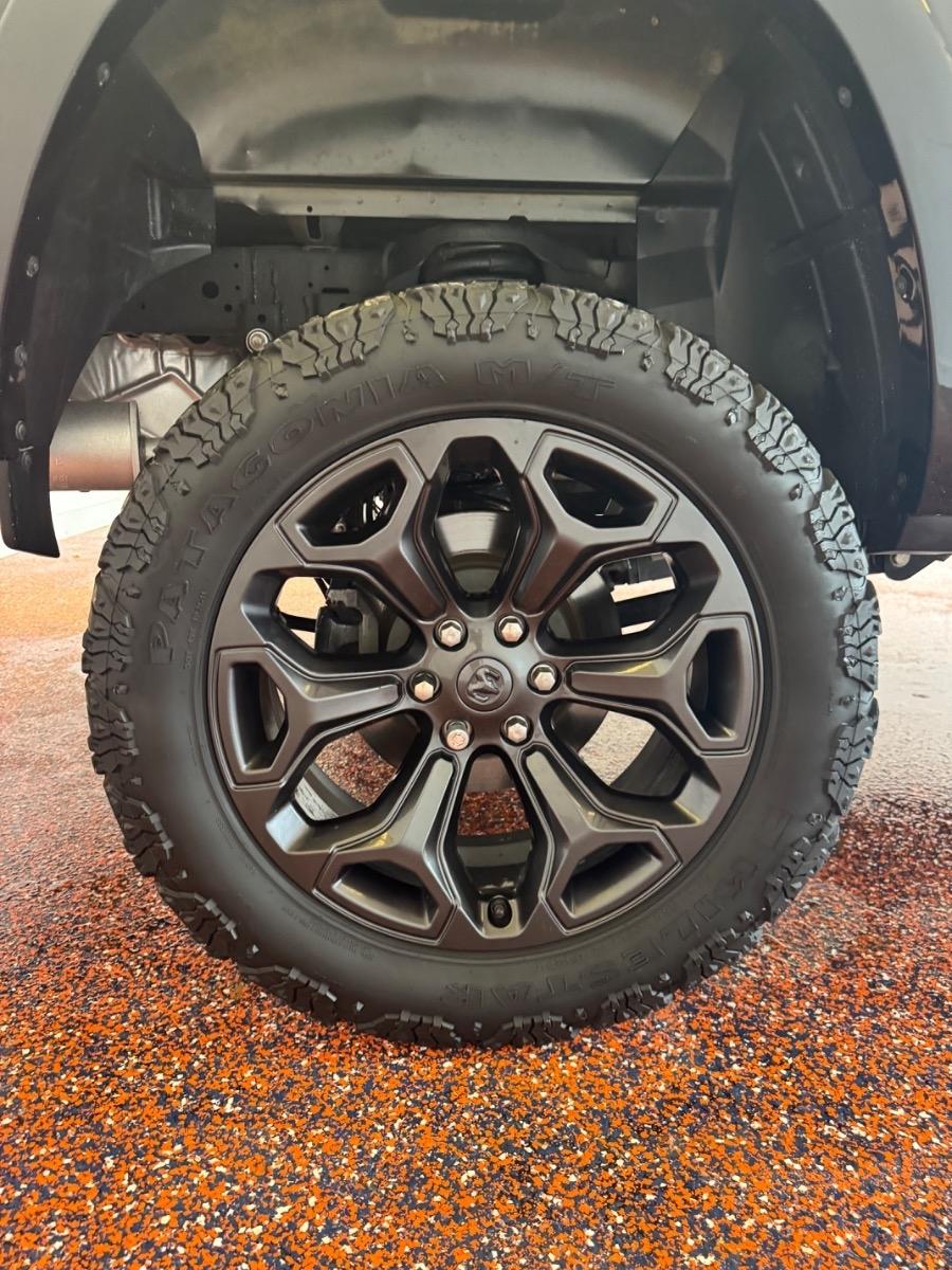 RAM 1500 Laramie 4x2 Quad Cab 6'4" Box 2019