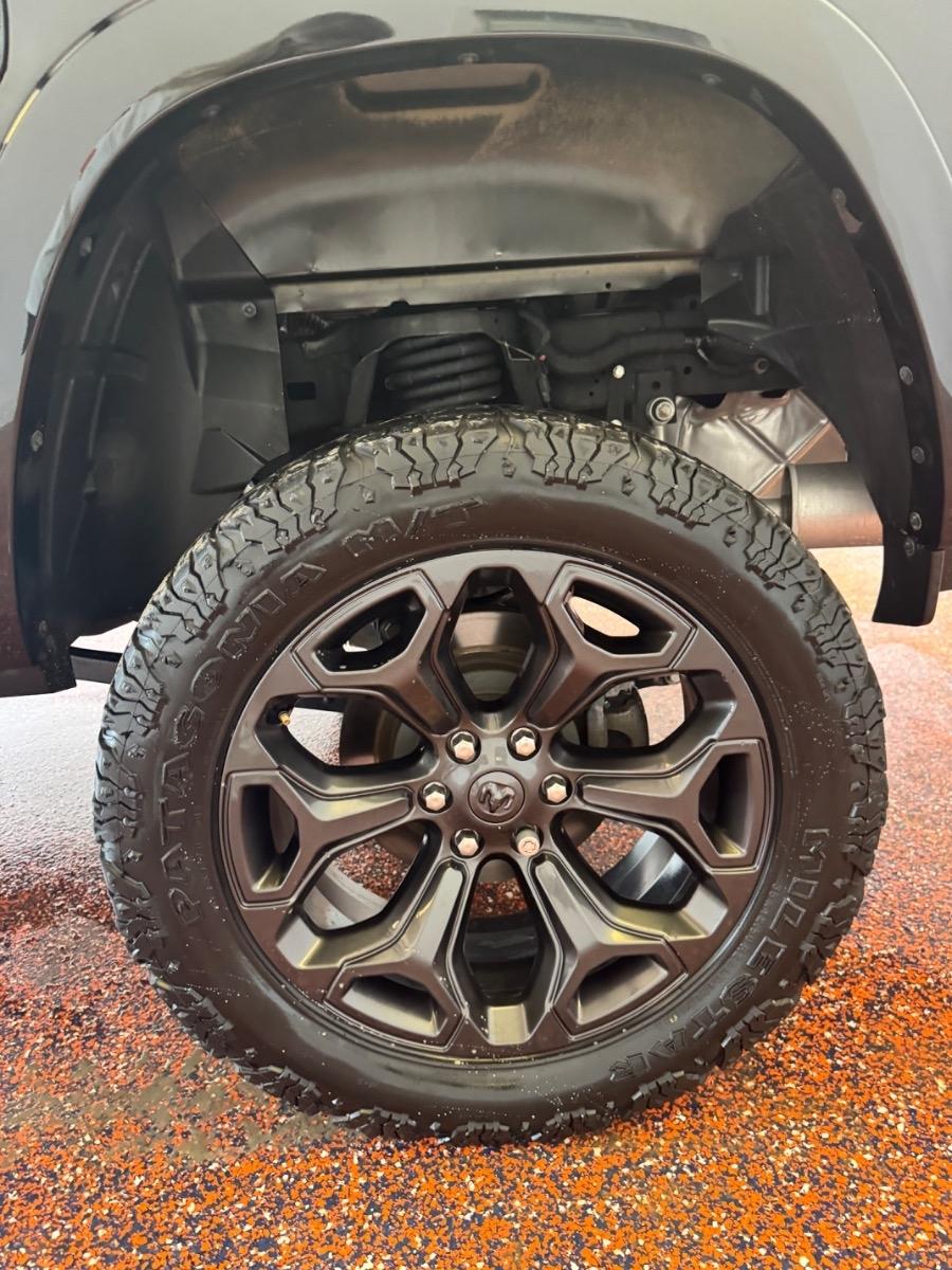 RAM 1500 Laramie 4x2 Quad Cab 6'4" Box 2019