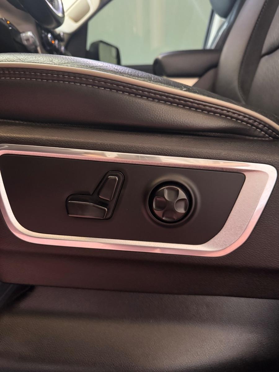 RAM 1500 Laramie 4x2 Quad Cab 6'4" Box 2019