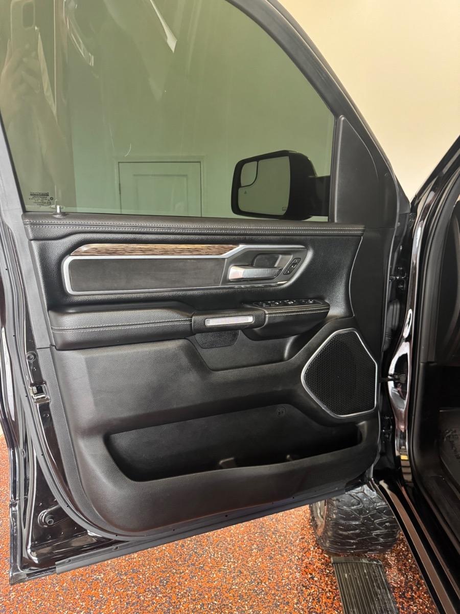 RAM 1500 Laramie 4x2 Quad Cab 6'4" Box 2019