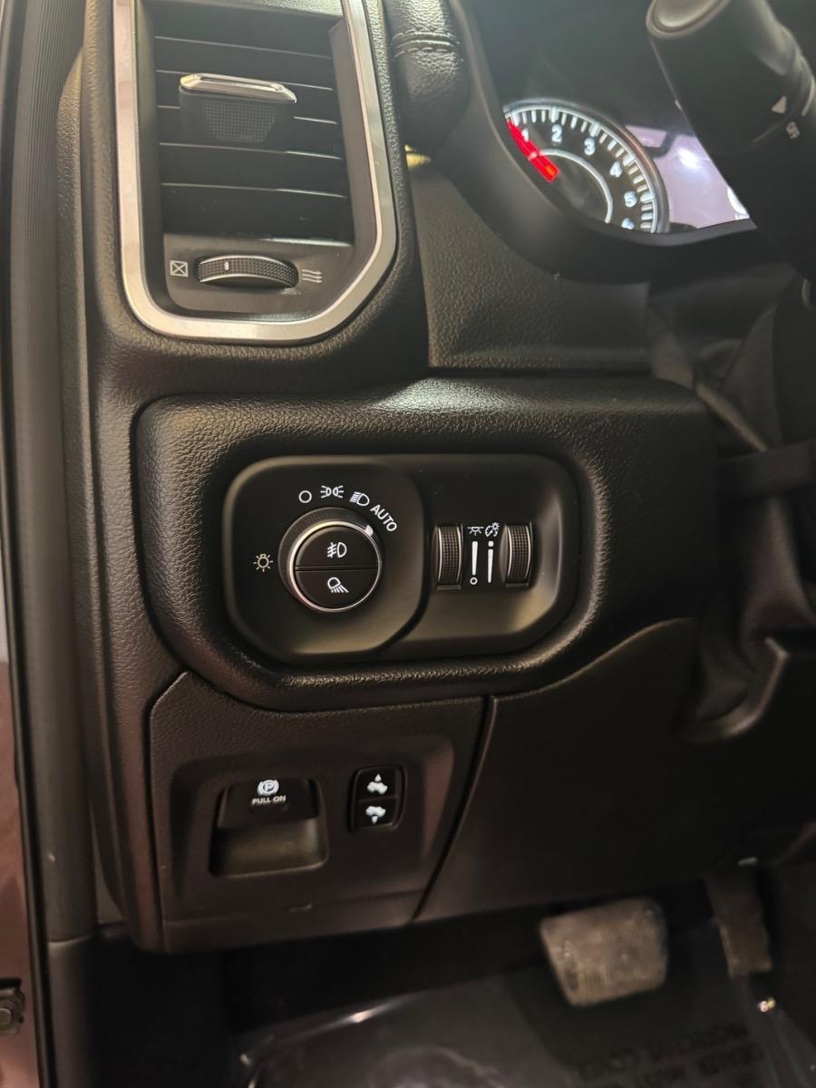 RAM 1500 Laramie 4x2 Quad Cab 6'4" Box 2019