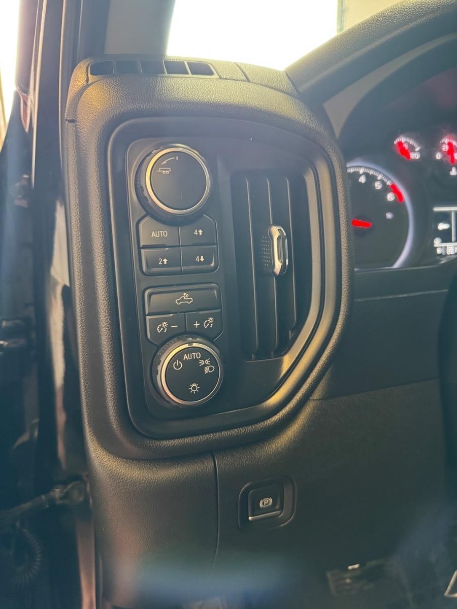Chevrolet Silverado 1500 4WD Crew Cab 147" Custom Trail Boss 2021