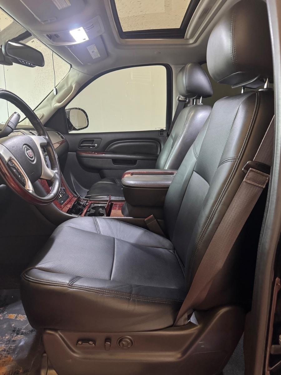 Cadillac Escalade EXT AWD 4dr Luxury 2013