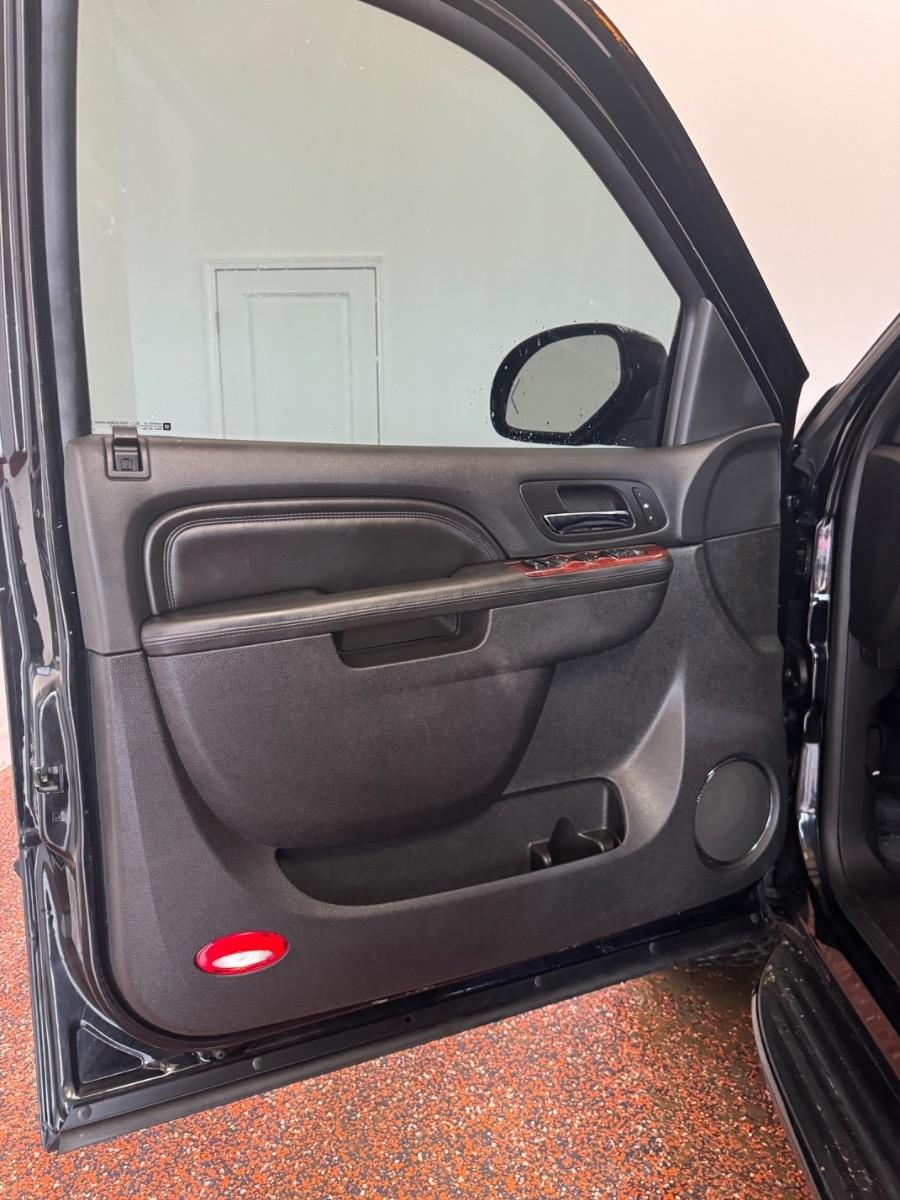 Cadillac Escalade EXT AWD 4dr Luxury 2013