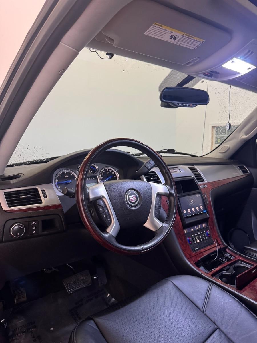 Cadillac Escalade EXT AWD 4dr Luxury 2013