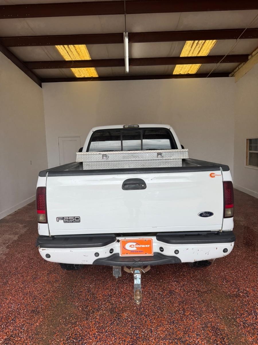 Ford Super Duty F-250 Supercab 142" XLT 4WD 2003