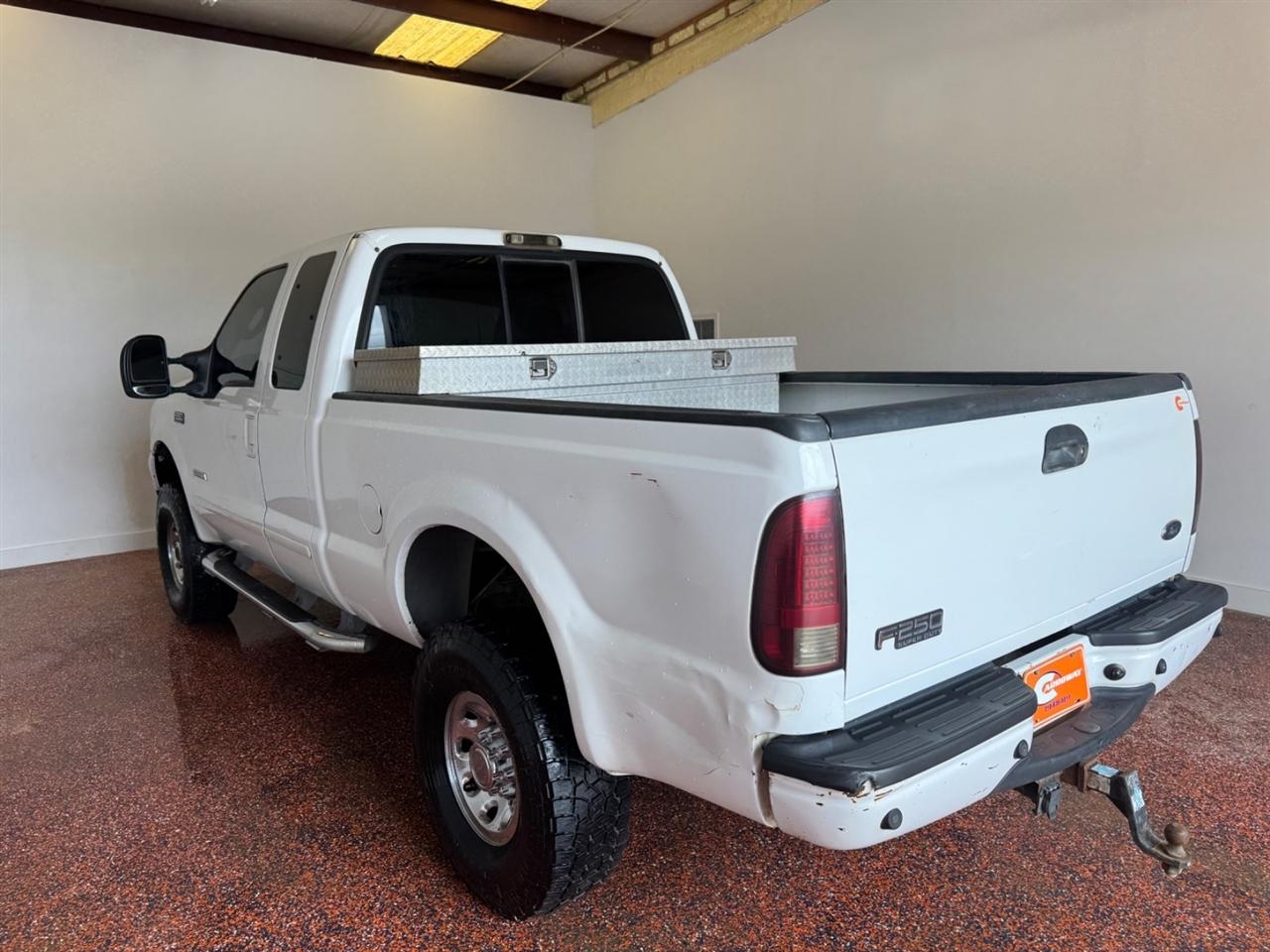 Ford Super Duty F-250 Supercab 142" XLT 4WD 2003