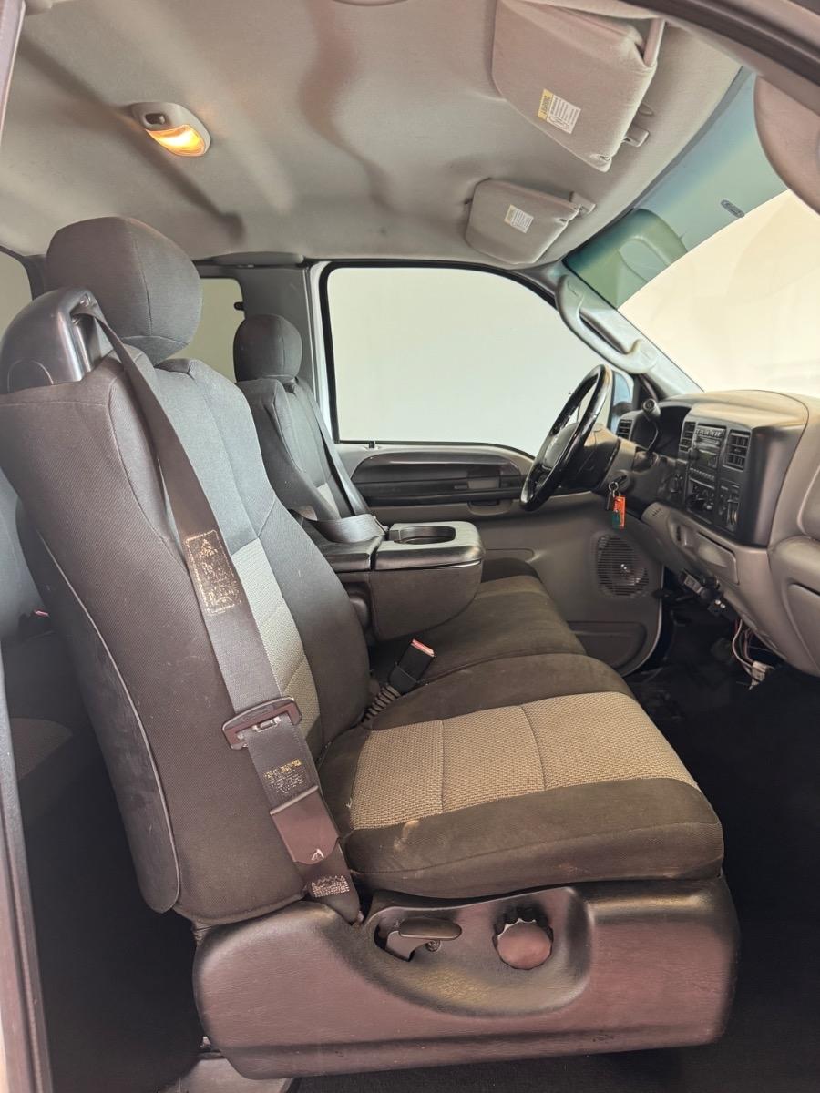 Ford Super Duty F-250 Supercab 142" XLT 4WD 2003