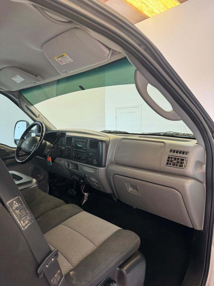 Ford Super Duty F-250 Supercab 142" XLT 4WD 2003