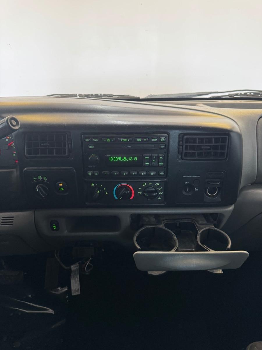 Ford Super Duty F-250 Supercab 142" XLT 4WD 2003