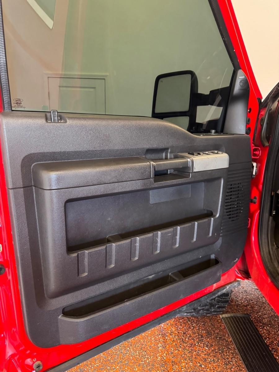Ford Super Duty F-250 SRW 4WD Crew Cab 156" Lariat 2016