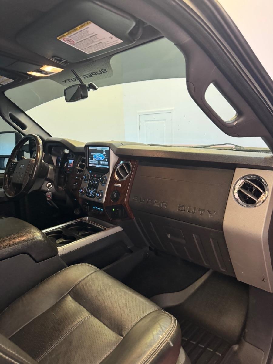Ford Super Duty F-250 SRW 4WD Crew Cab 156" Lariat 2016