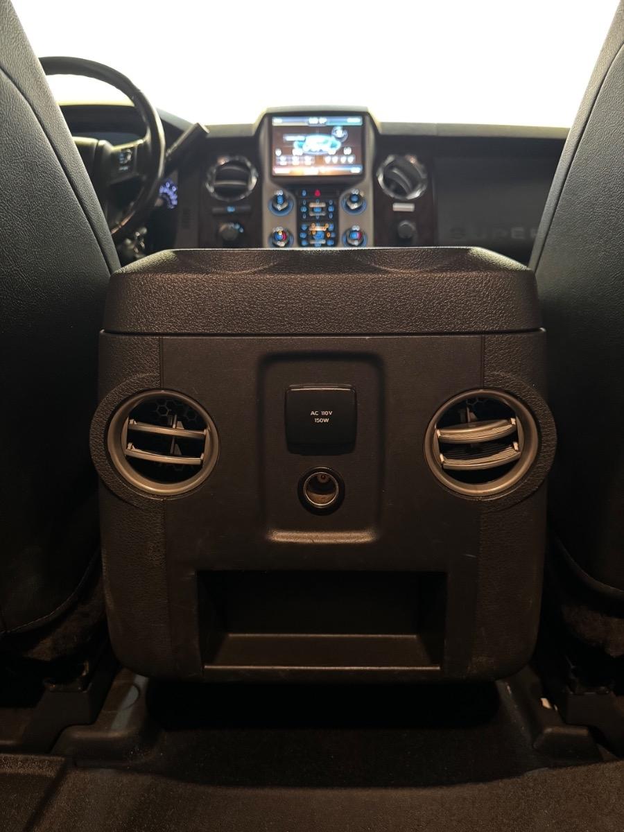 Ford Super Duty F-250 SRW 4WD Crew Cab 156" Lariat 2016