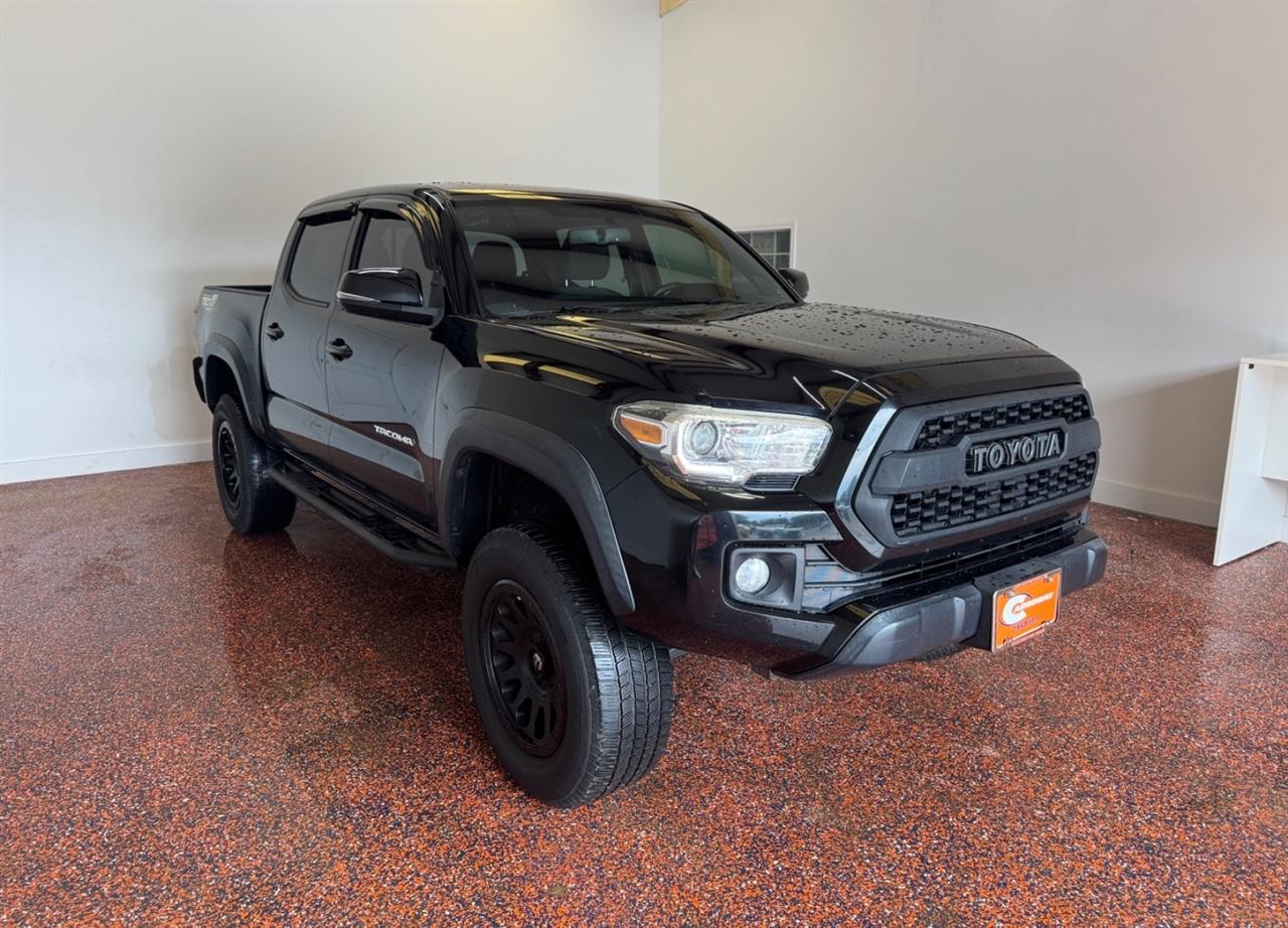 Toyota Tacoma TRD Off Road Double Cab 5' Bed V6 4x4 MT (Natl) 2017