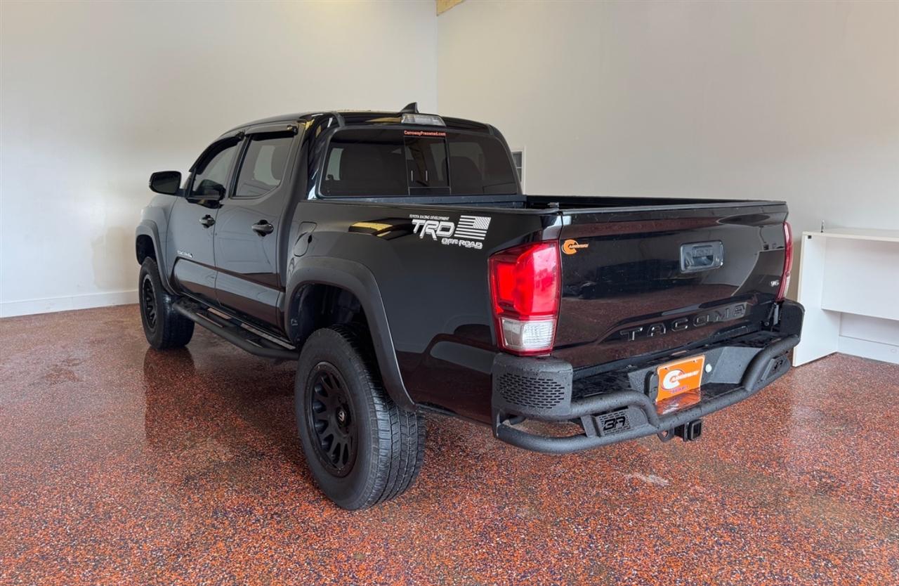 Toyota Tacoma TRD Off Road Double Cab 5' Bed V6 4x4 MT (Natl) 2017