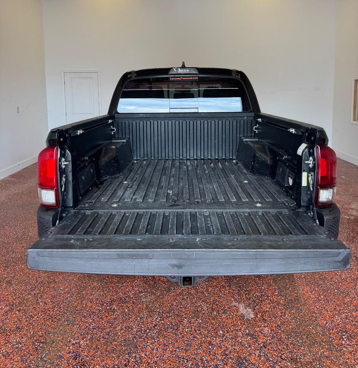 Toyota Tacoma TRD Off Road Double Cab 5' Bed V6 4x4 MT (Natl) 2017