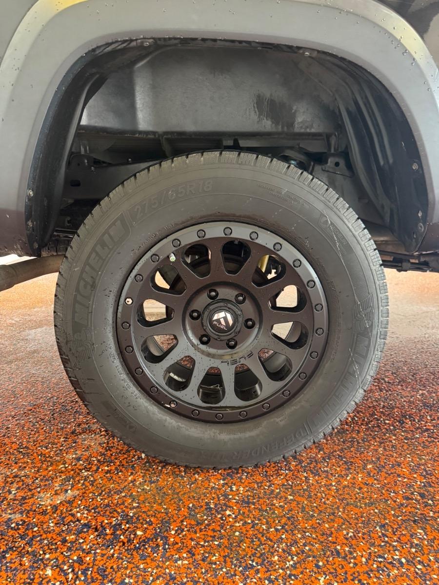 Toyota Tacoma TRD Off Road Double Cab 5' Bed V6 4x4 MT (Natl) 2017