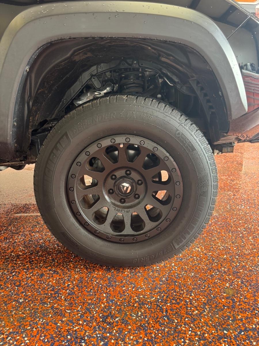 Toyota Tacoma TRD Off Road Double Cab 5' Bed V6 4x4 MT (Natl) 2017