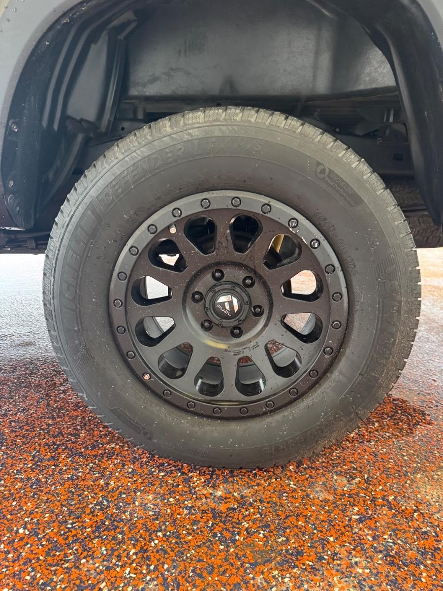 Toyota Tacoma TRD Off Road Double Cab 5' Bed V6 4x4 MT (Natl) 2017