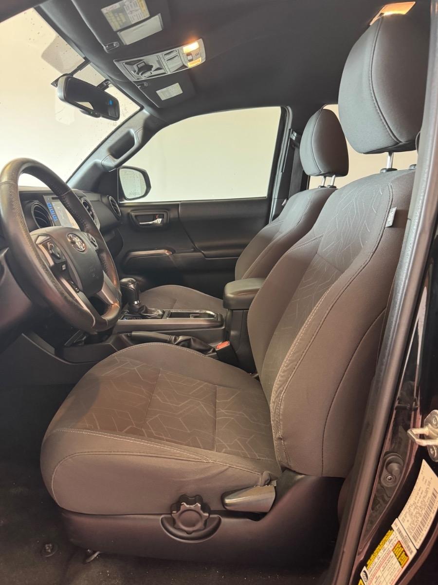 Toyota Tacoma TRD Off Road Double Cab 5' Bed V6 4x4 MT (Natl) 2017