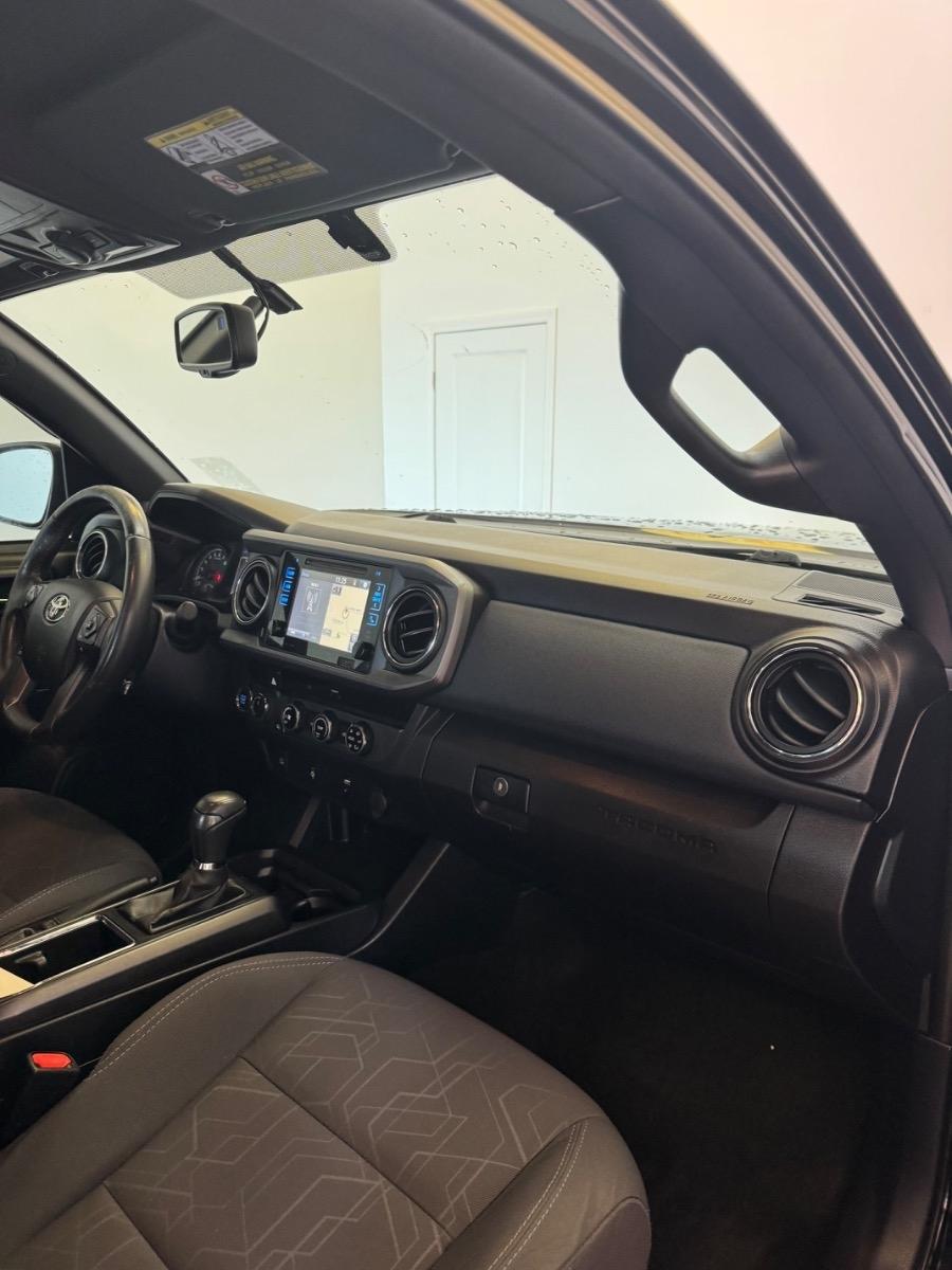 Toyota Tacoma TRD Off Road Double Cab 5' Bed V6 4x4 MT (Natl) 2017