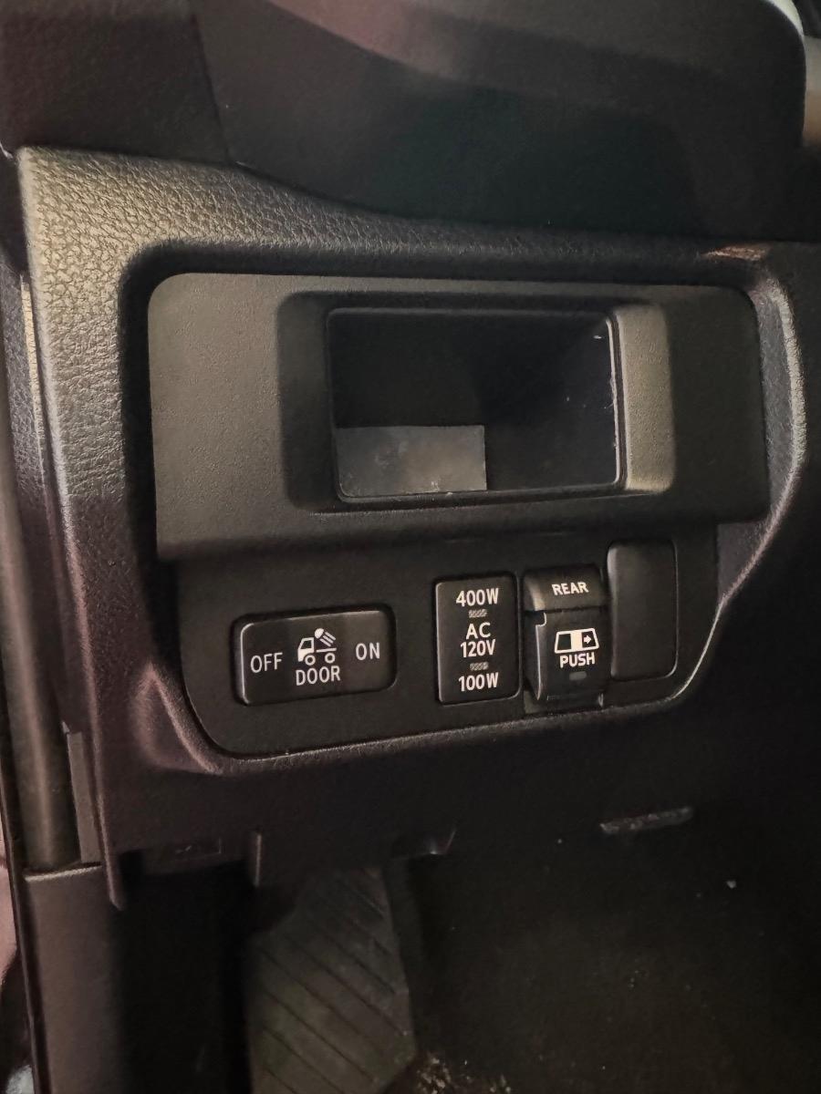 Toyota Tacoma TRD Off Road Double Cab 5' Bed V6 4x4 MT (Natl) 2017