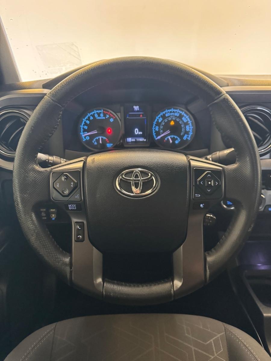 Toyota Tacoma TRD Off Road Double Cab 5' Bed V6 4x4 MT (Natl) 2017