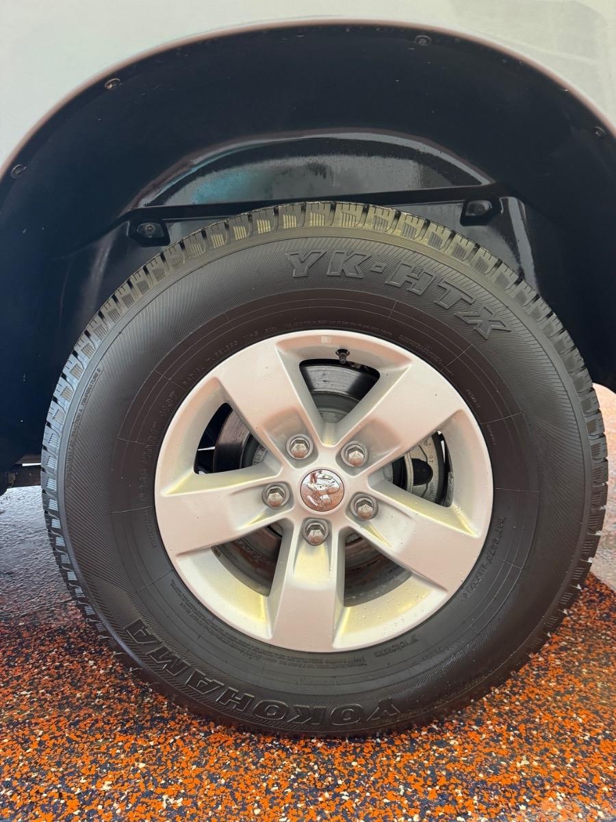 RAM 1500 2WD Reg Cab 120.5" HFE 2013